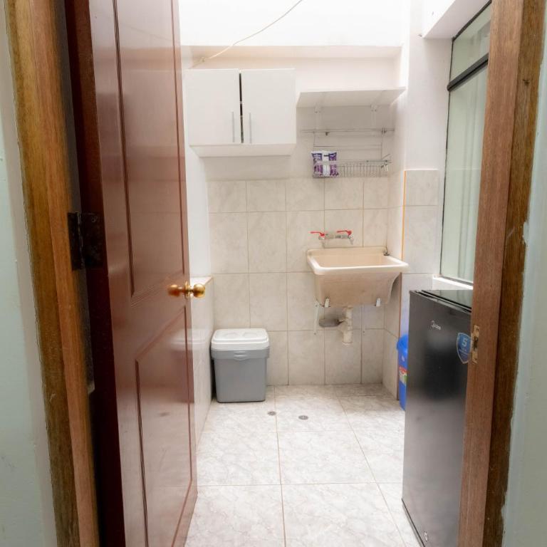 Siéntete como en casa, excelente apartamento - Three-Bedroom Apartment - 8