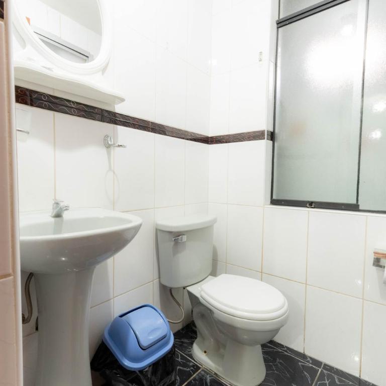 Siéntete como en casa, excelente apartamento - Three-Bedroom Apartment - 13