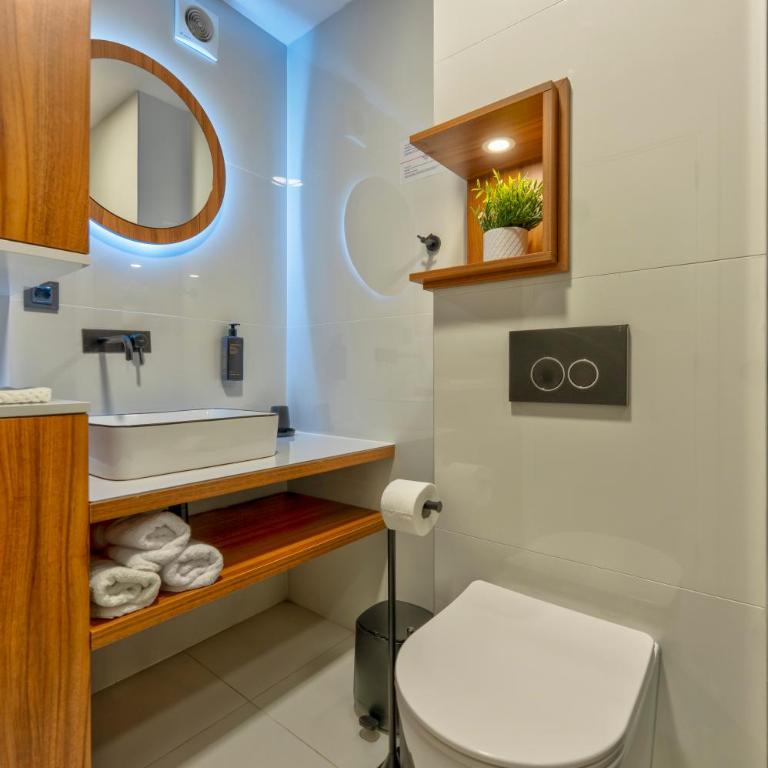 Luxury Apartment with View & Private Garage - Spa & Wellness at 21st Century Zlatibor Residence - Apartment mit 2 Schlafzimmern und Terrasse - 11