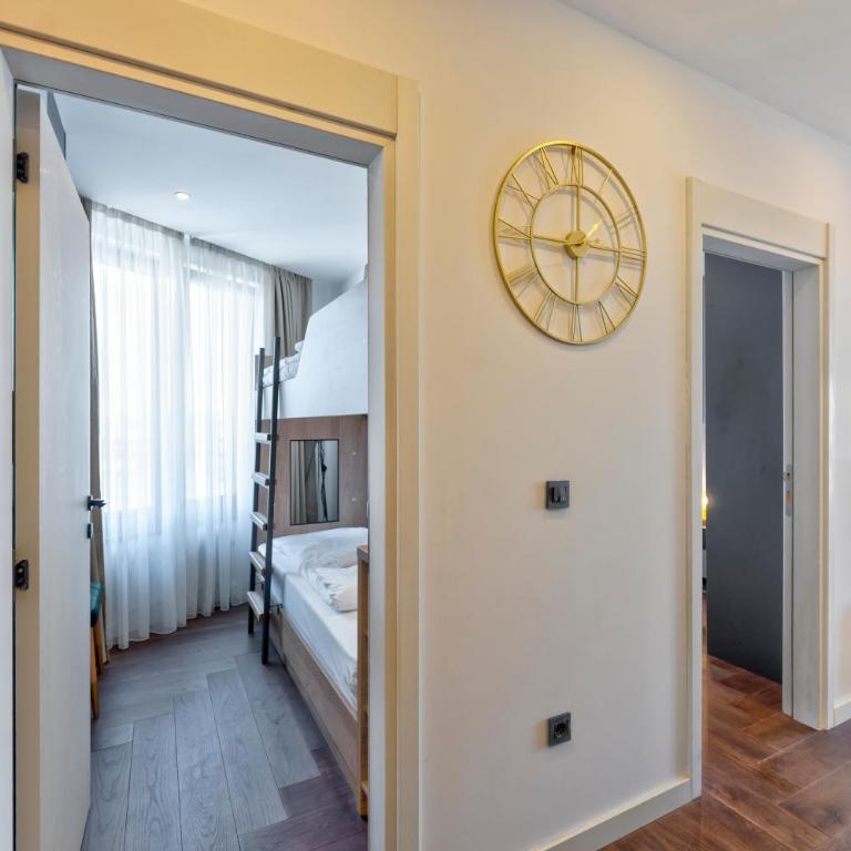 Luxury Apartment with View & Private Garage - Spa & Wellness at 21st Century Zlatibor Residence - Apartment mit 2 Schlafzimmern und Terrasse - 56