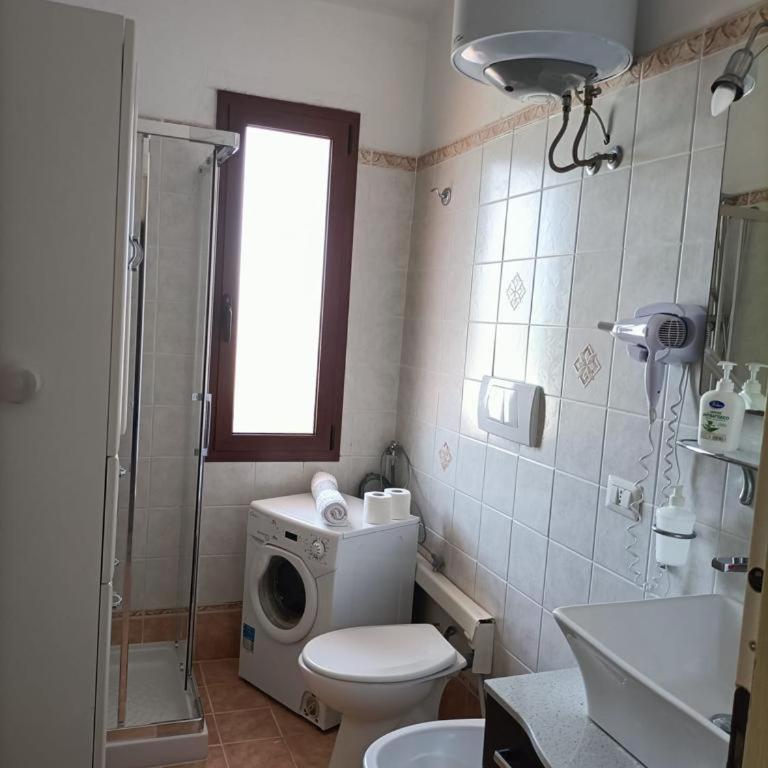 Affitta camere e appartamenti da Gigi e Antonella - Appartamento con 1 Camera da Letto e Vista Mare - 2