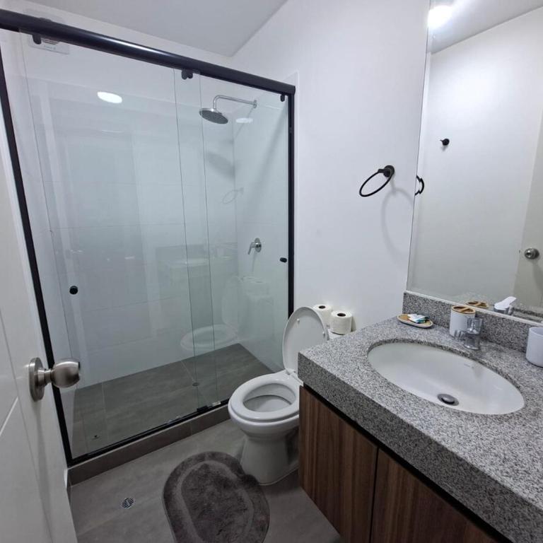Apartment 2503 Free Parking 2 Bedrooms with Work Area - Three-Bedroom Apartment - 15