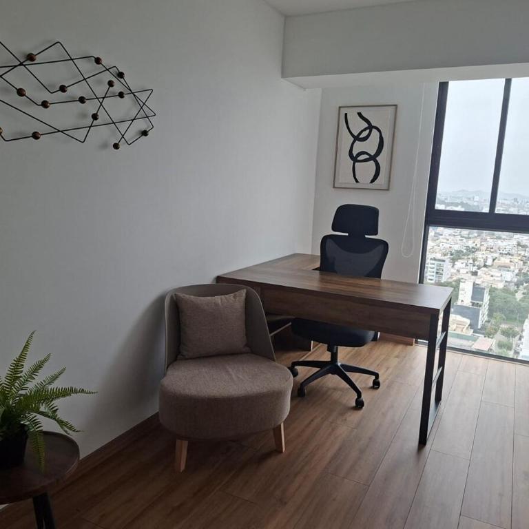 Apartment 2503 Free Parking 2 Bedrooms with Work Area - Three-Bedroom Apartment - 18