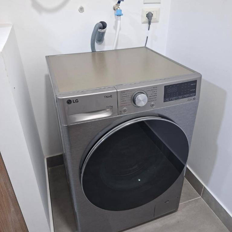 Apartment 2503 Free Parking 2 Bedrooms with Work Area - Three-Bedroom Apartment - 23