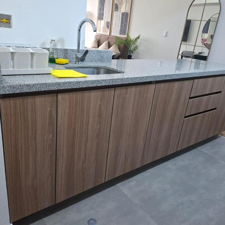 Apartment 2503 Free Parking 2 Bedrooms with Work Area - Three-Bedroom Apartment - 27