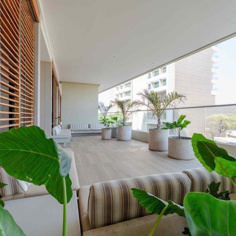 Apartamento Amplio con Balcón y Vista Lateral al Mar - Two-Room Apartment - 41