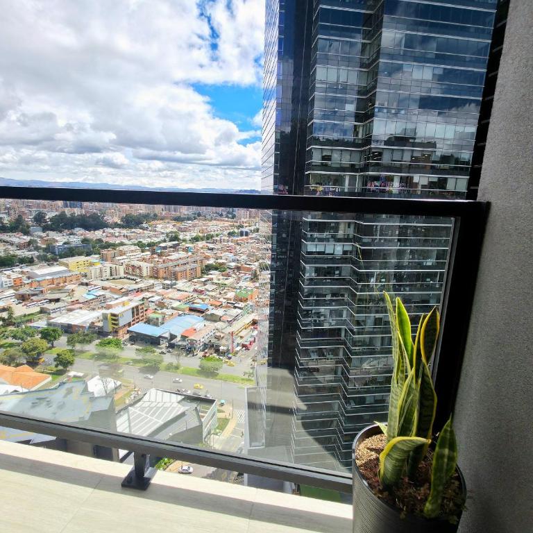 Vista panorámica con balcón, piso 17; Parking, Usaquén - Deluxe One-Bedroom Apartment with City View - 27
