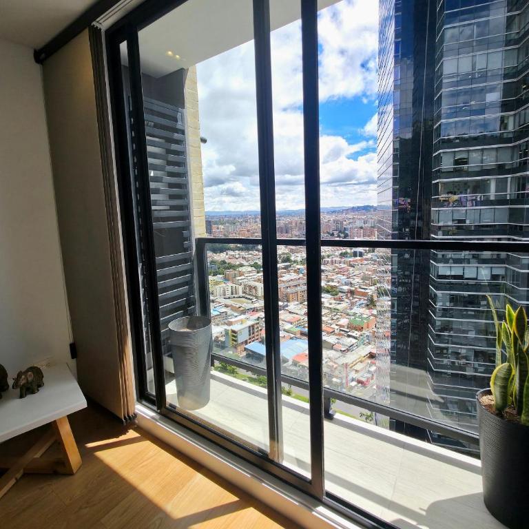 Vista panorámica con balcón, piso 17; Parking, Usaquén - Deluxe One-Bedroom Apartment with City View - 26