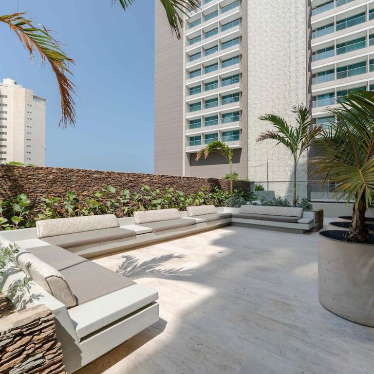 Apartamento Amplio con Balcón y Vista Lateral al Mar - Two-Room Apartment - 36