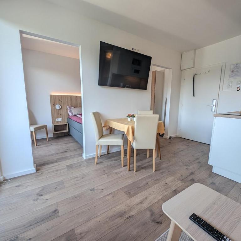 See 12 - Wunderschönes Appartement mit Balkon und Seezugang - Apartment mit 2 Schlafzimmern - 13