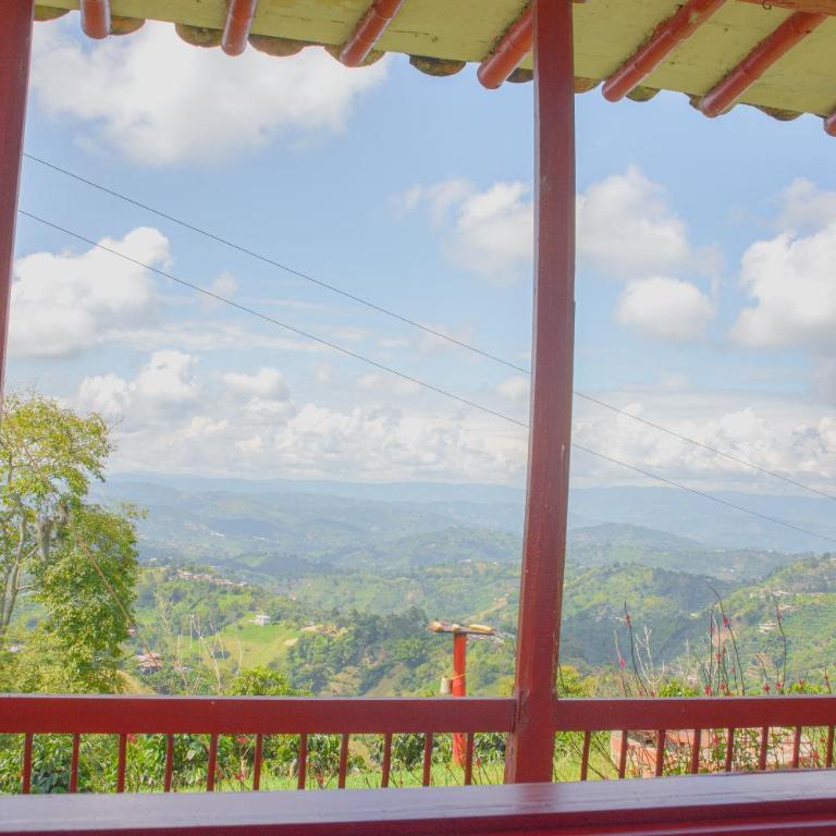 Hacienda Santa Bárbara Manizales - Habitación Doble con vistas a la montaña - 5