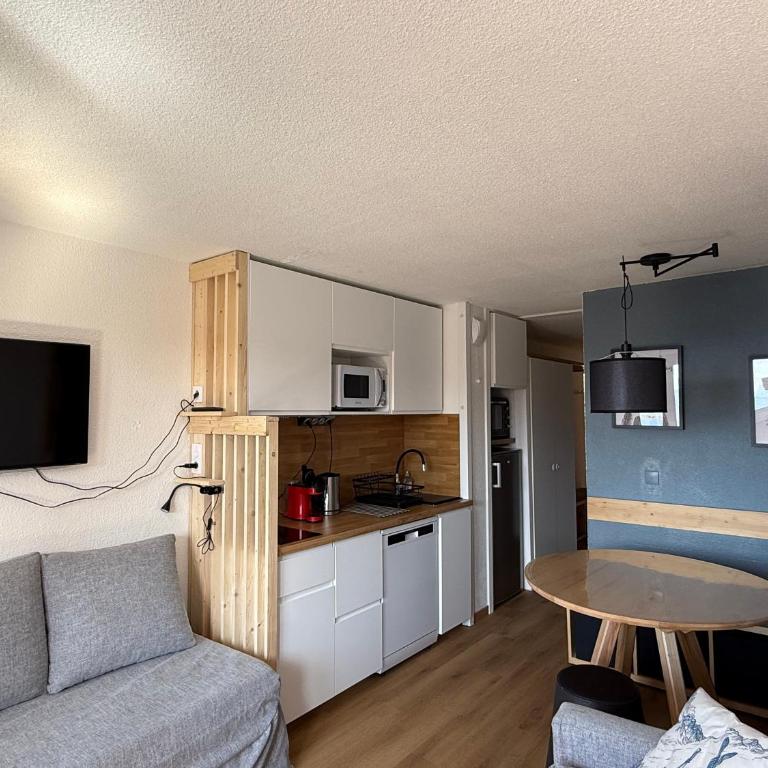 L'ecrin des alpages Belle Plagne,T2 pour 5 personnes, skis aux pieds - Location dimanche au dimanche - One-Bedroom Apartment - 2