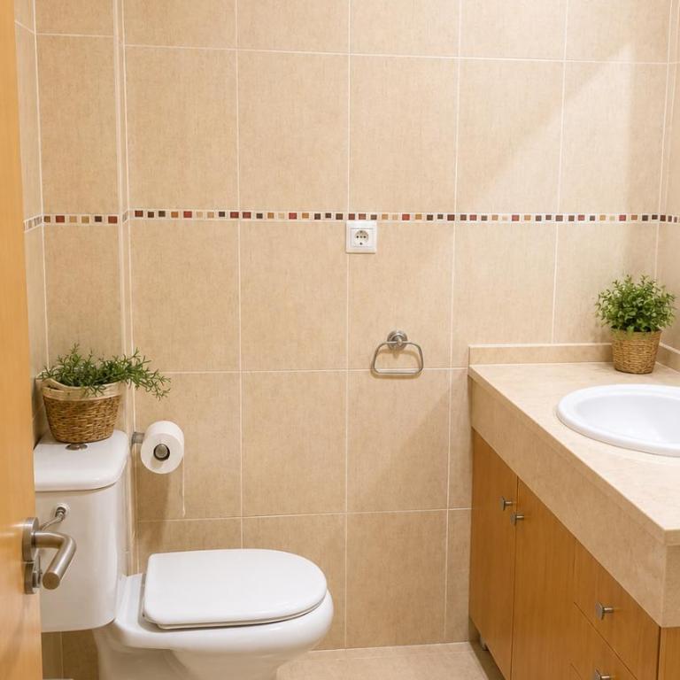 Casa familiar con patio privado y piscina comunitaria cerca de la playa - Casa de 3 dormitorios - 23