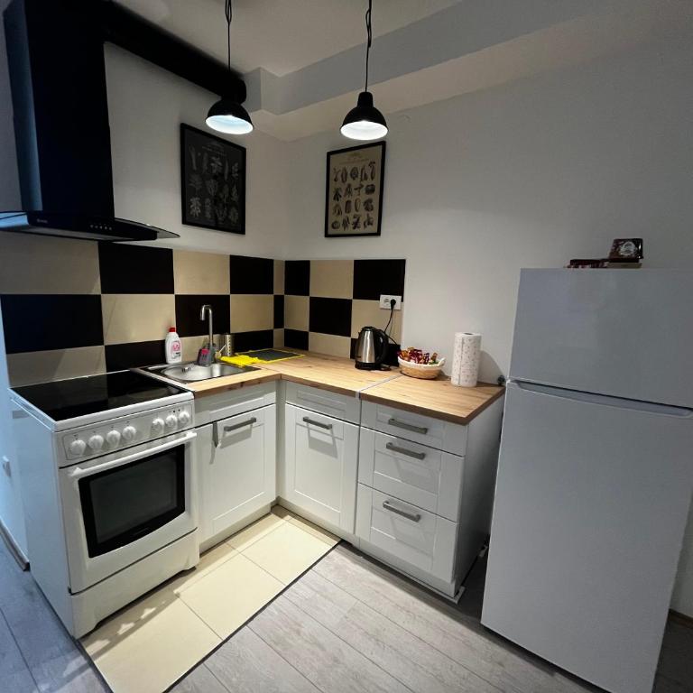 Modern Cozy Studio Apartment - Quiet and Fully Equipped - One-Bedroom Apartment - 7