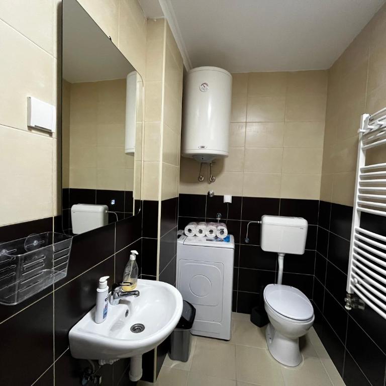 Modern Cozy Studio Apartment - Quiet and Fully Equipped - One-Bedroom Apartment - 9