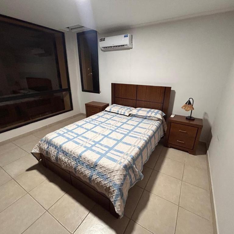 Comfortable apartment in Playa Murciélago-Manta - Two-Bedroom Apartment - 1