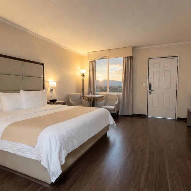 Safi Royal Luxury Centro - Habitación con cama extragrande y vistas al jardín - 2