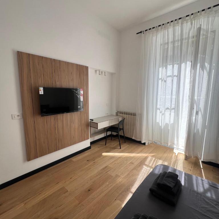 Casa Borg - Two-Bedroom Deluxe Apartment with Balcony - 25
