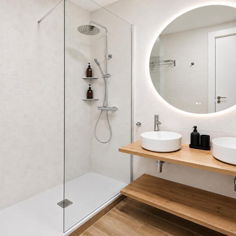 Gran Apto de Diseño Reformado 3Hab - Three-Bedroom Apartment with Balcony - 18