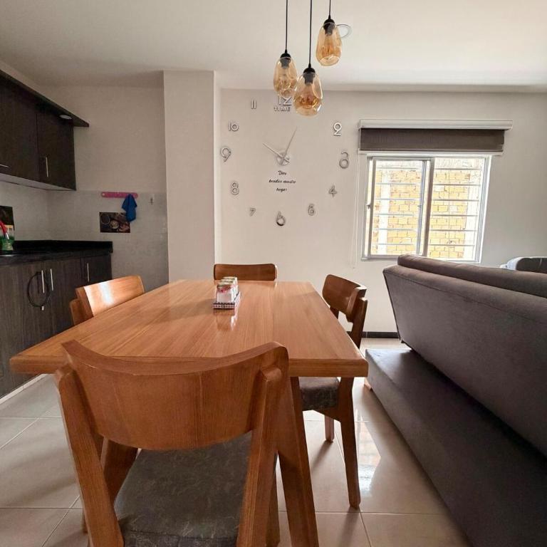 Tranquilo e iluminado apartamento - Desayuno incluido y Parqueadero Moto - Apartamento de 2 dormitorios - 9
