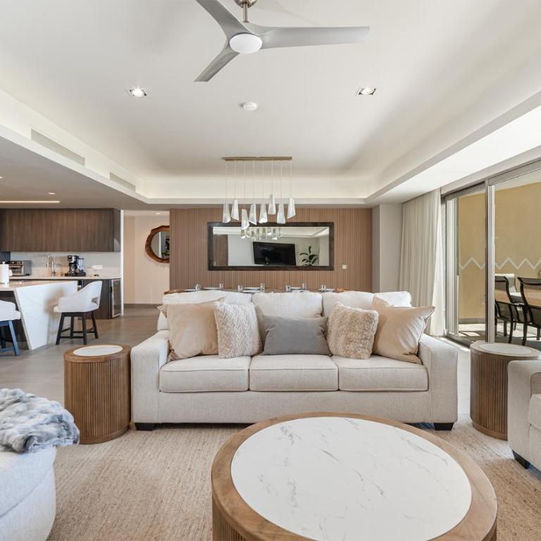 Experience the Newest 3BR/3BA Gem on Sandy Beach - Casa - 2