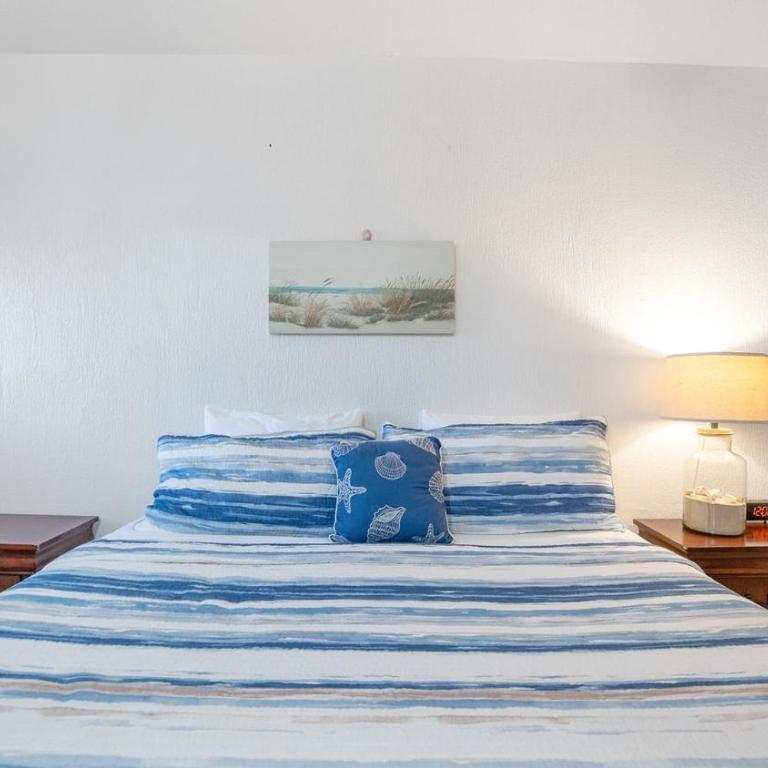 Beautiful 1BR/1BA Retreat with Panoramic Ocean Views - Casa - 10