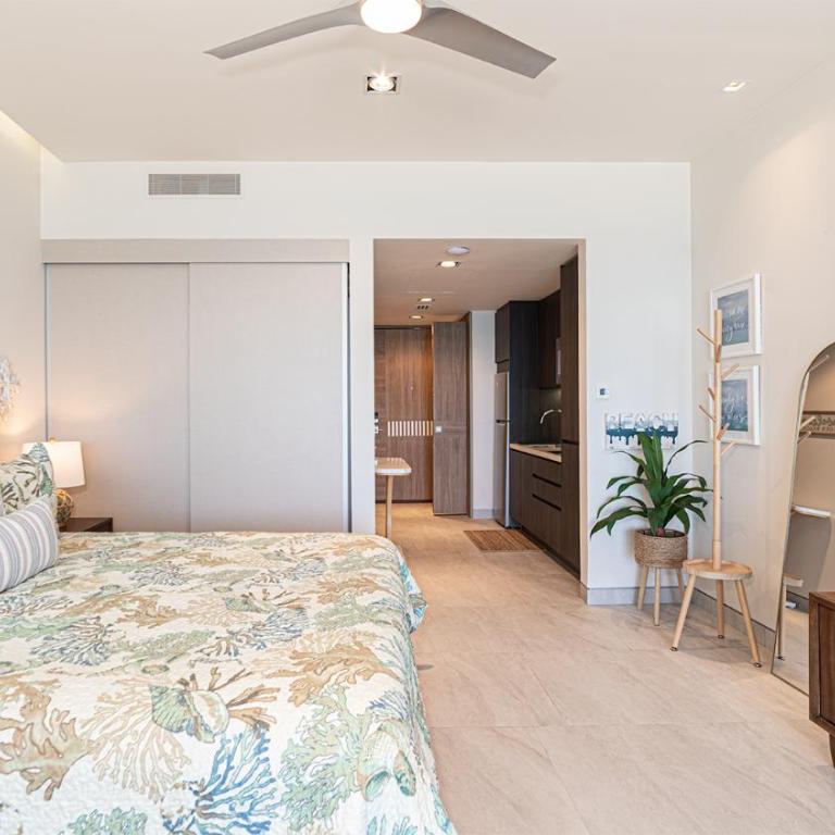 One 1403B: Beachfront Bliss Studio in Sandy Beach - Casa - 8