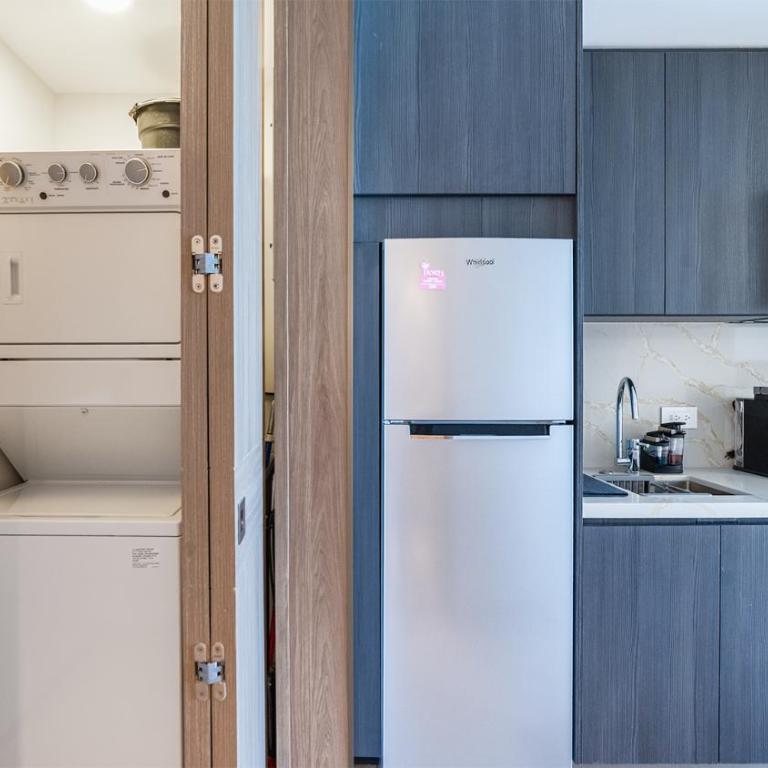 One 1403B: Beachfront Bliss Studio in Sandy Beach - Casa - 12
