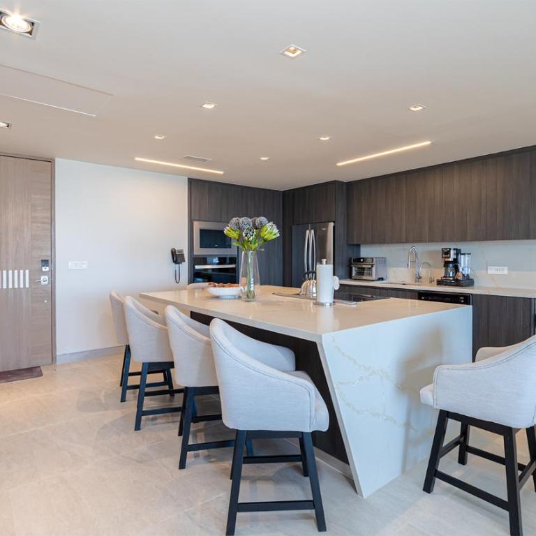 Beachfront Paradise 4BR/4BA Elegant Condo with Breathtaking Views - Casa - 8