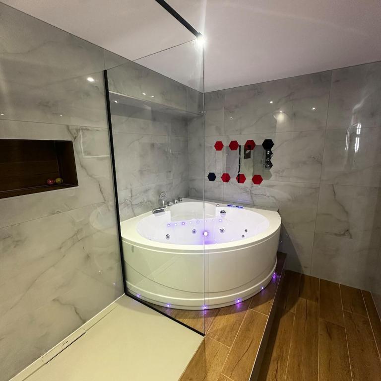 La Villa Évasion Lake View Spa Jacuzzi Fitness - Villa - 32
