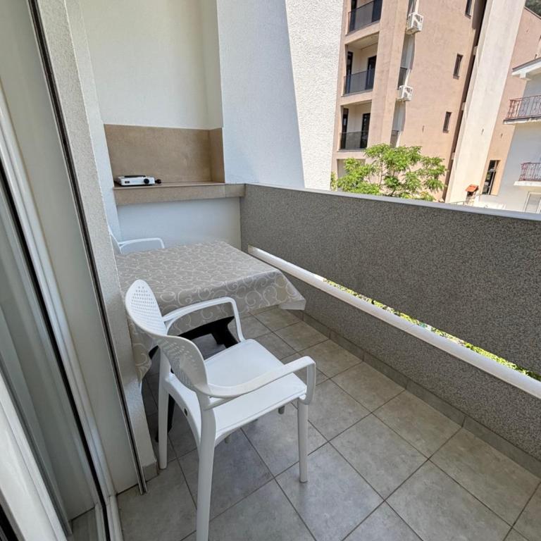 Apartmani Miladinović - Dvokrevetna Soba sa Bračnim Krevetom - 3
