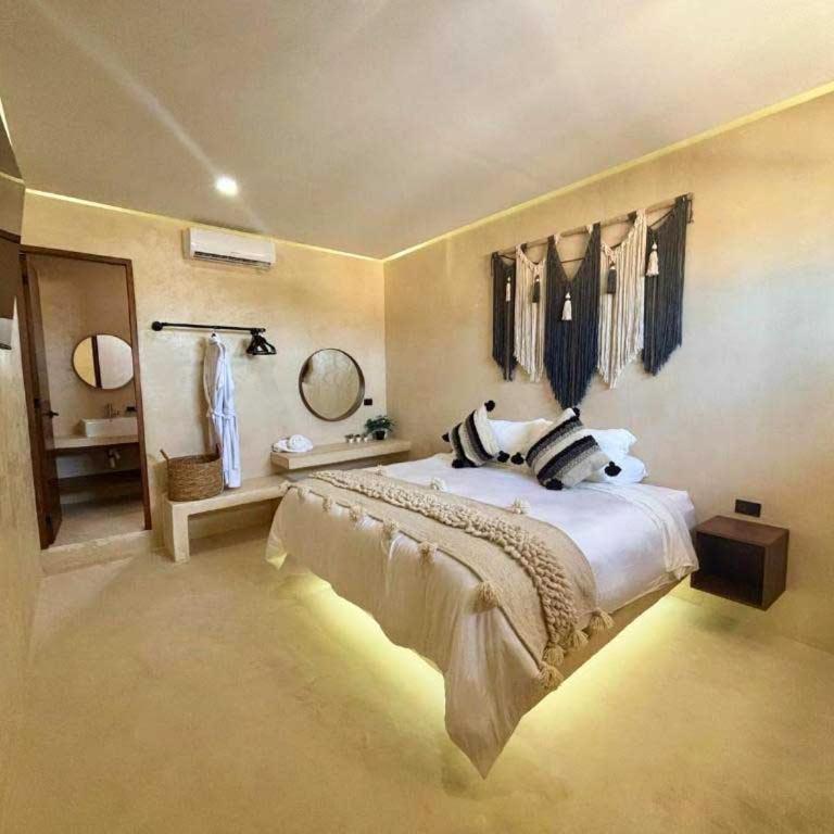 Ananda Hotel Boutique - Suite Deluxe - 5