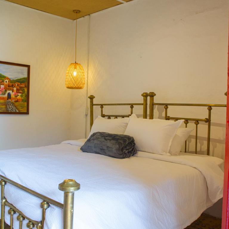 Hacienda Santa Bárbara Manizales - Habitación Familiar con baño compartido - 1