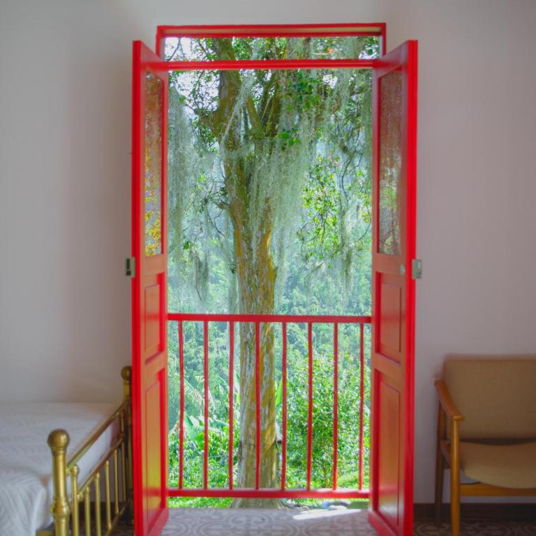 Hacienda Santa Bárbara Manizales - Habitación Familiar con balcón - 3