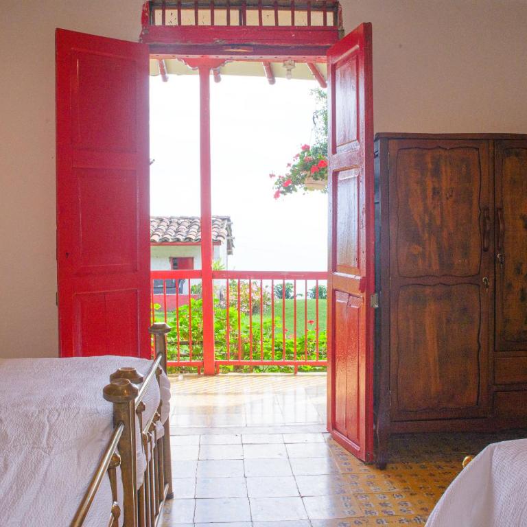 Hacienda Santa Bárbara Manizales - Habitación Familiar con baño compartido - 3