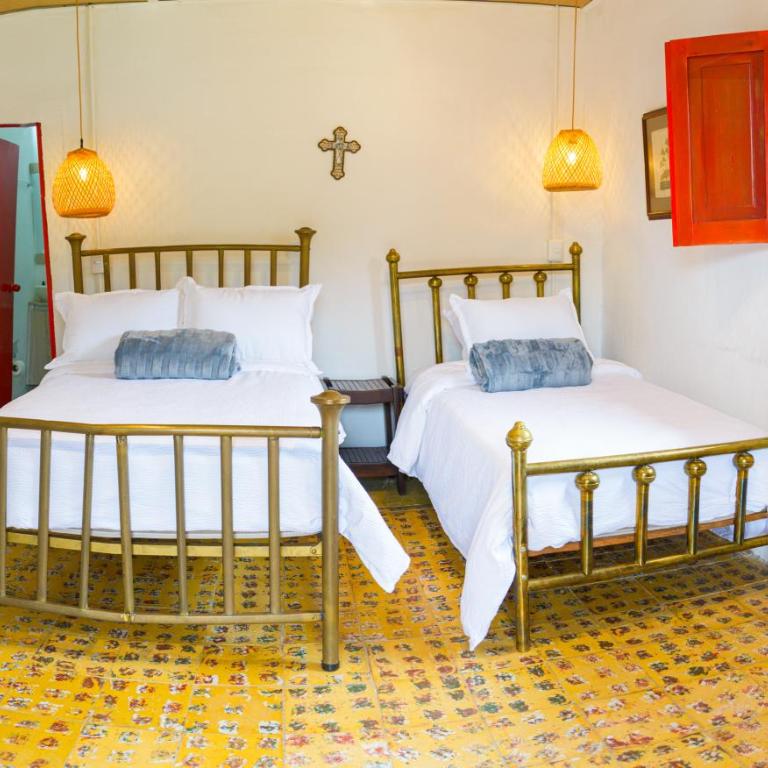 Hacienda Santa Bárbara Manizales - Habitación Familiar con vistas al jardín - 3