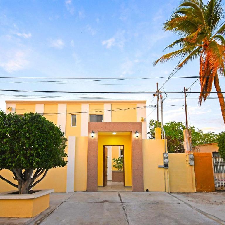 The Poolside Suite Downtown Access free parking on street - Apartamento - 2
