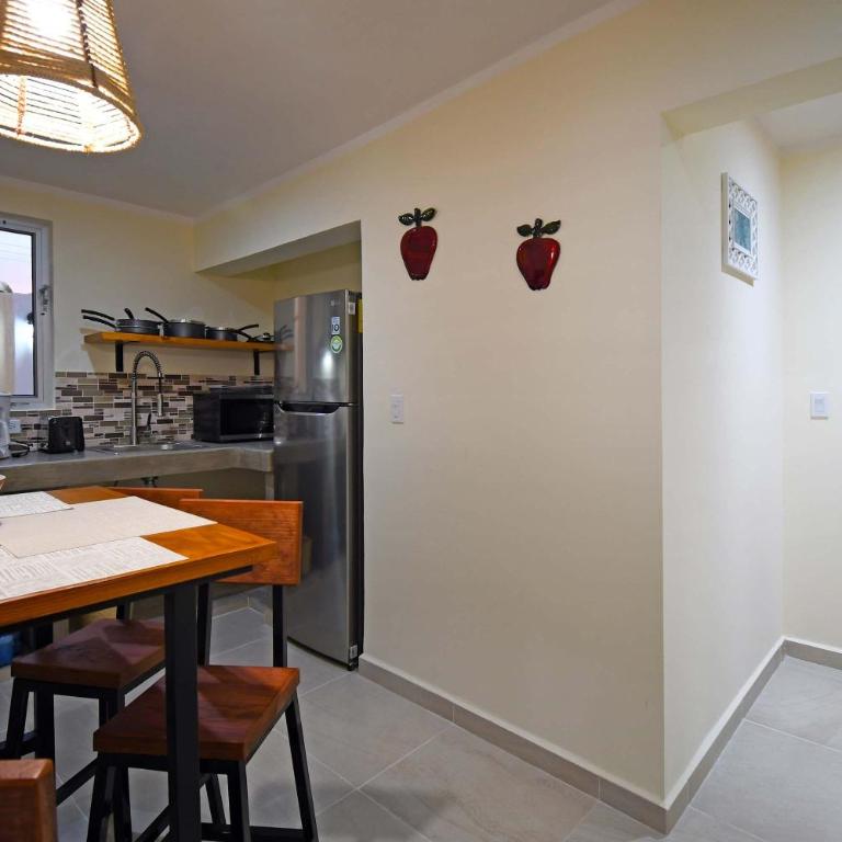 The Poolside Suite Downtown Access free parking on street - Apartamento - 5