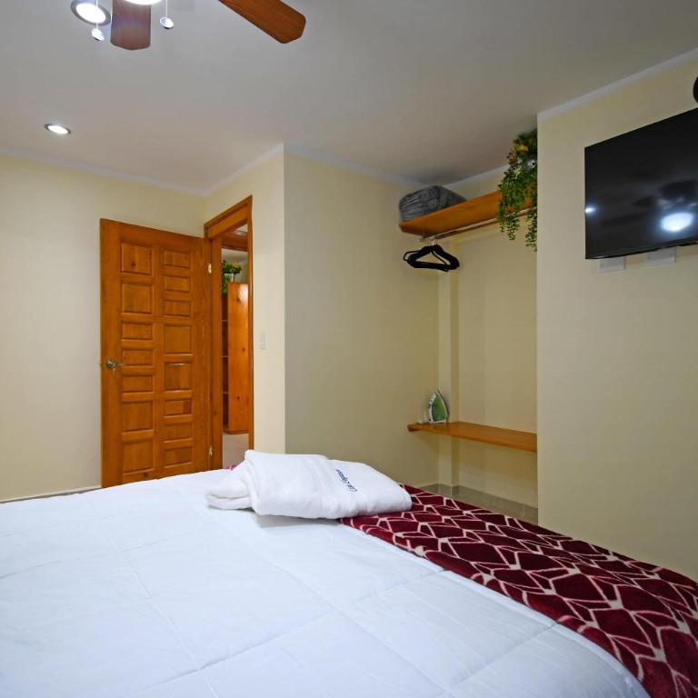 The Poolside Suite Downtown Access free parking on street - Apartamento - 10