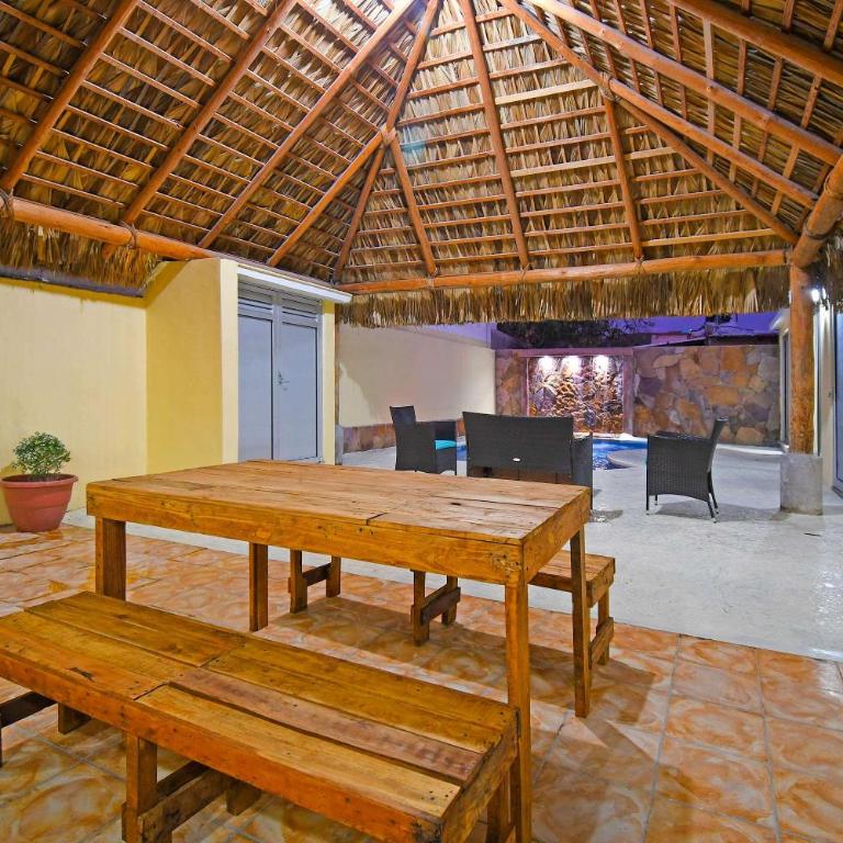 The Poolside Suite Downtown Access free parking on street - Apartamento - 21
