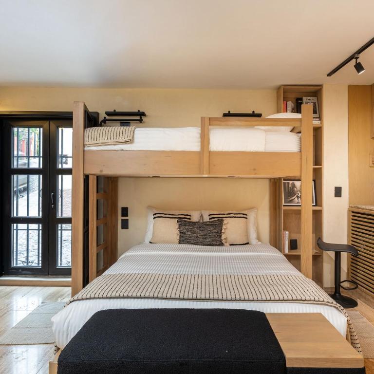 Loft 1905, Modern 2BR Smart Loft in Centro San Miguel de Allende - Apartment mit 2 Schlafzimmern - 3