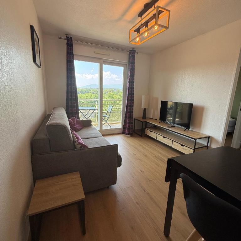 LApt du Golf — Vue Panoramique Piscine Clim - Appartement - 1