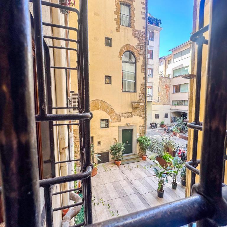 Guicciardini 28 - Three-Bedroom Apartment - 15