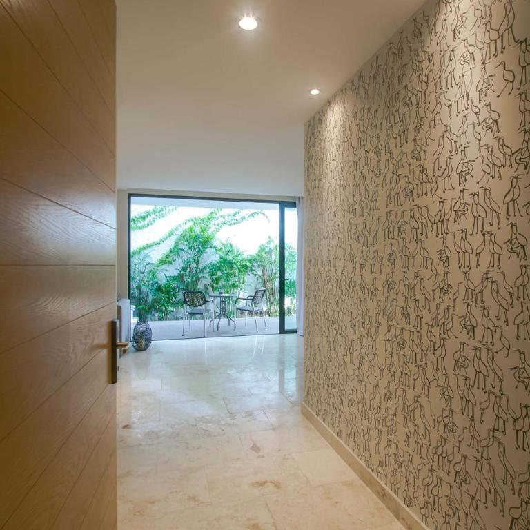 Prime location near 5th Avenue & beach - Apartment - 3
