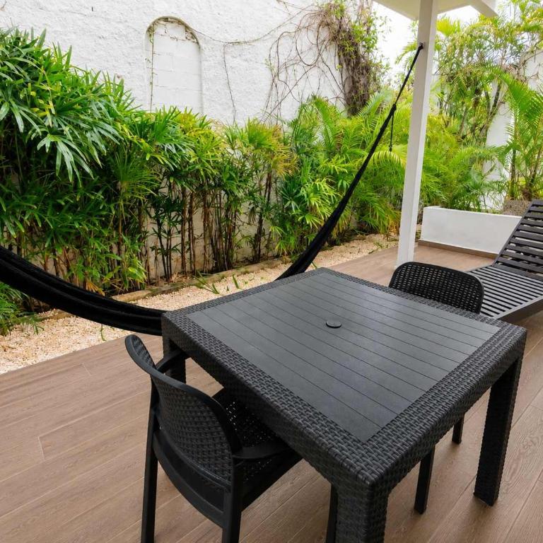 Prime location near 5th Avenue & beach - Apartment - 11