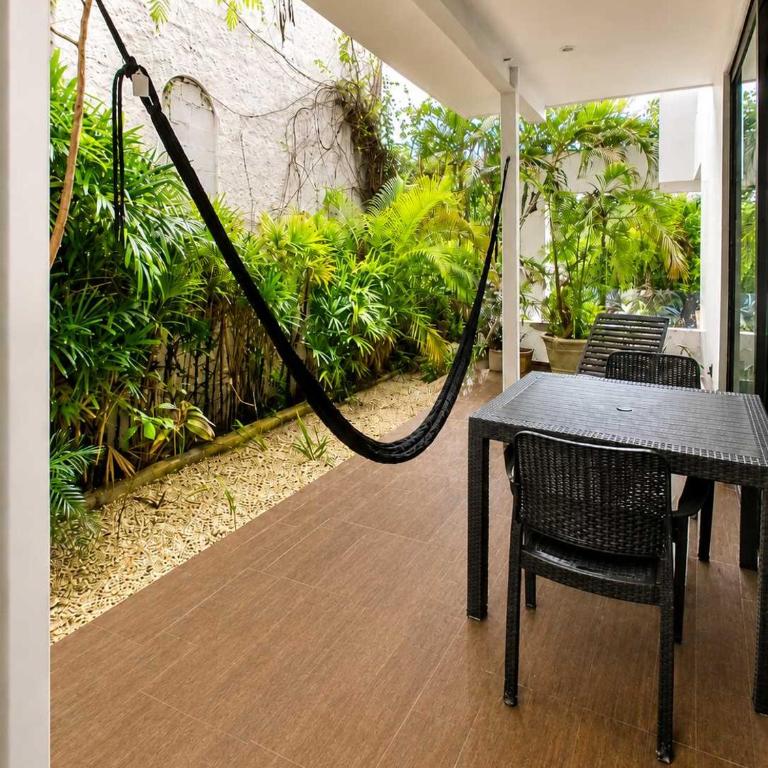 Prime location near 5th Avenue & beach - Apartment - 10