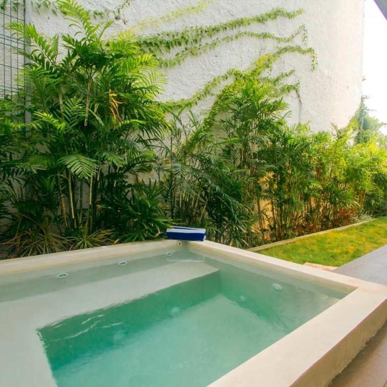 Prime location near 5th Avenue & beach - Apartment - 24