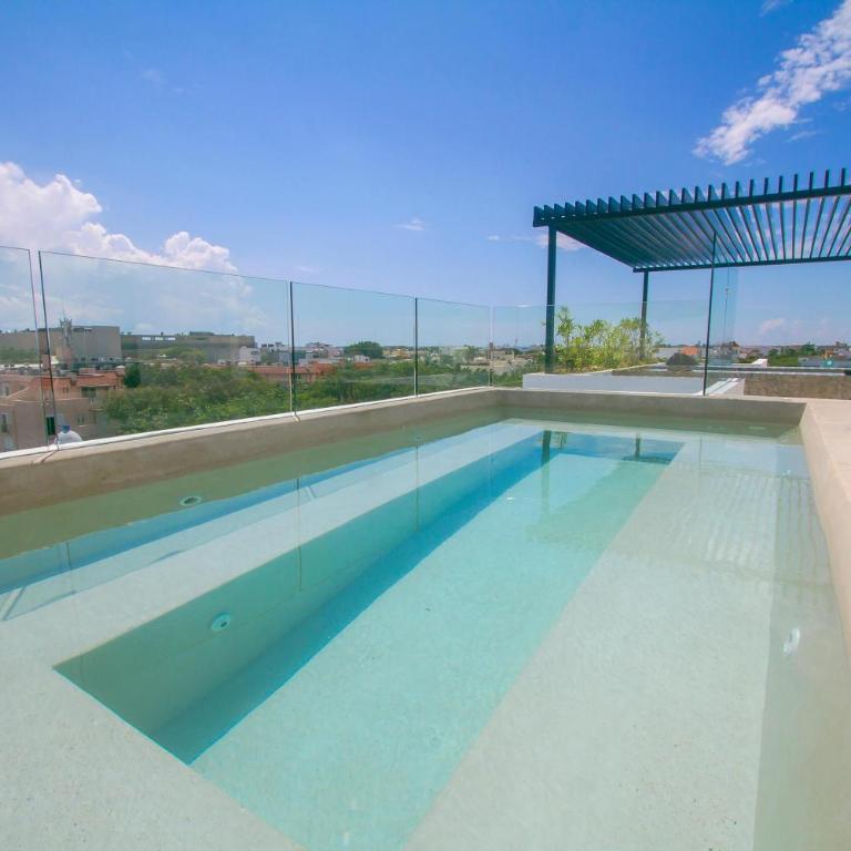 Prime location near 5th Avenue & beach - Apartment - 32