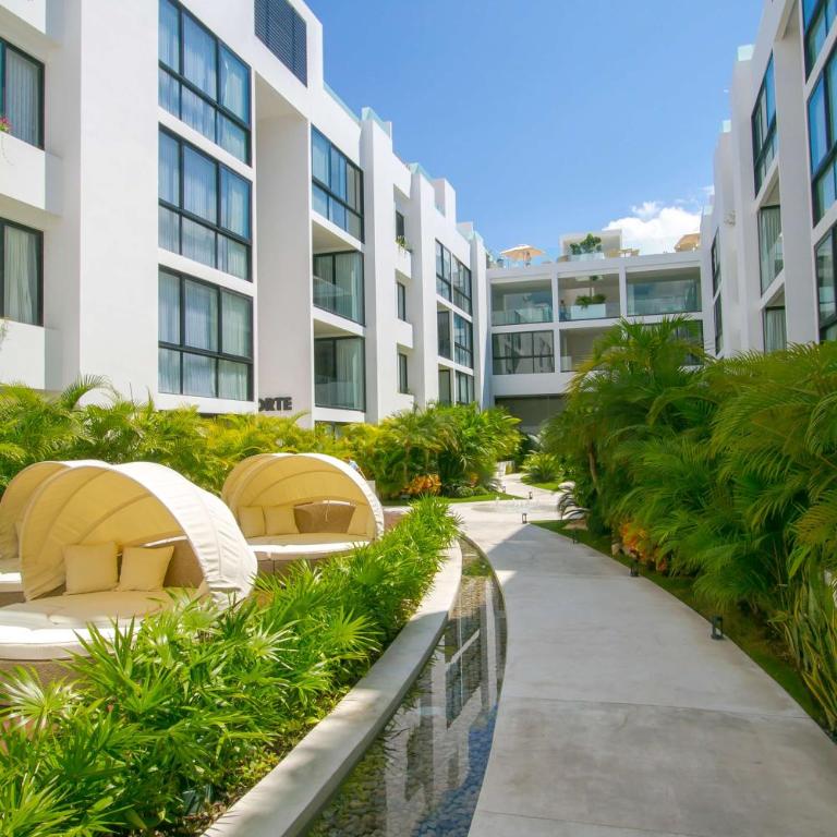 Prime location near 5th Avenue & beach - Apartment - 36