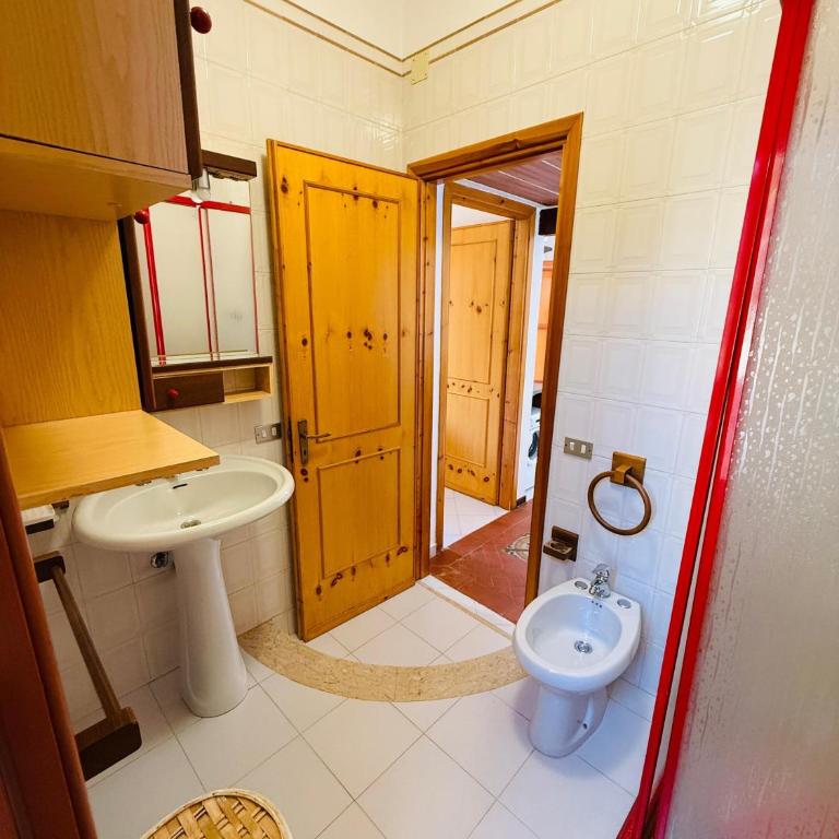 Il giardino del Falso Pepe - Three-Bedroom House - 32